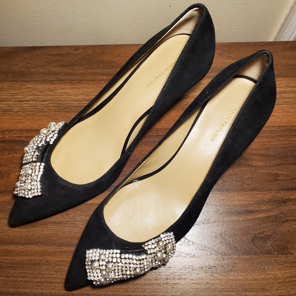 Ann Taylor NWoT Suede Kitten Heel Rhinestone Bow - Picture 2 of 8